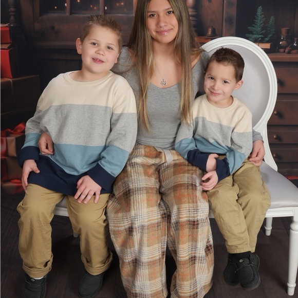 Meet your Posher, Megan - Picture 4 of 4